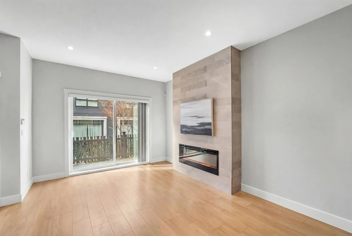 Dining Area Photo of 82 16336 23a Avenue, Surrey, BC