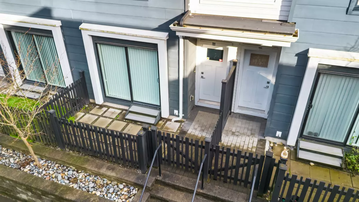 Front Yard Photo of 82 16336 23a Avenue, Surrey, BC