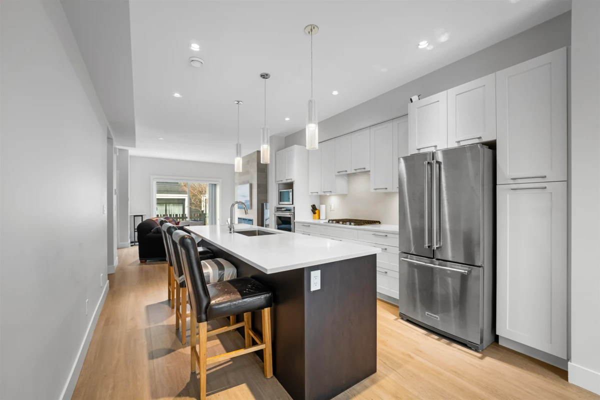 Kitchen Island Photo of 82 16336 23a Avenue, Surrey, BC