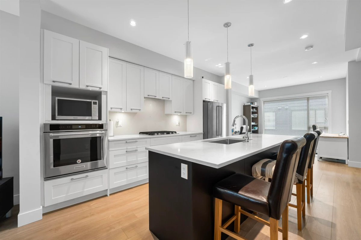 Kitchen Photo of 82 16336 23a Avenue, Surrey, BC