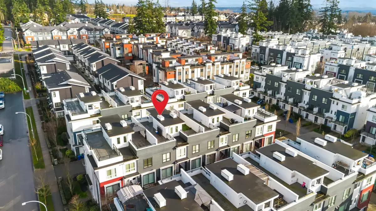 Swimming Pool Photo of 82 16336 23a Avenue, Surrey, BC