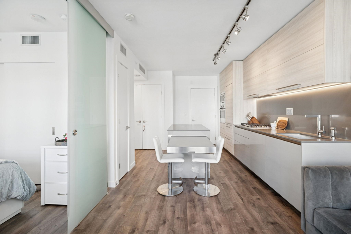 Kitchen Island Photo of 802 4488 Juneau Street, Burnaby, BC