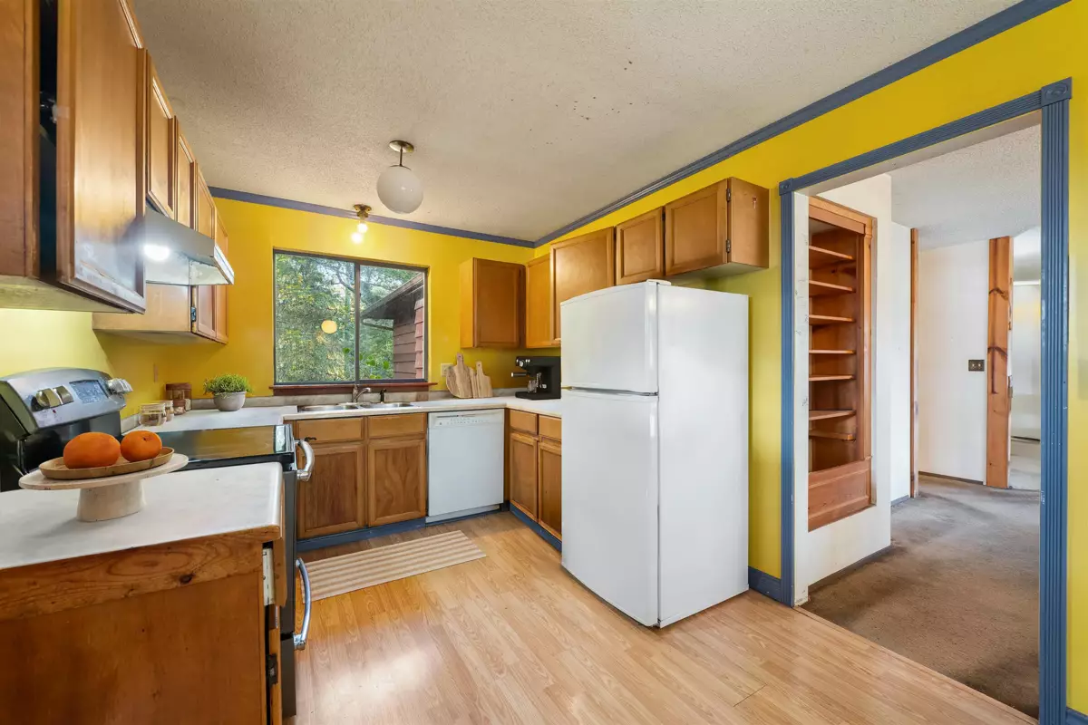 Bedroom 3 Photo of 13317 15b Avenue, Surrey, BC