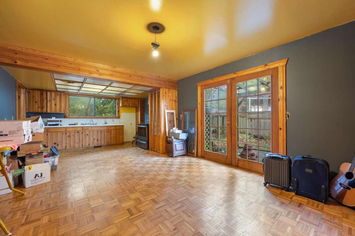 Entry Foyer Photo of 13317 15b Avenue, Surrey, BC