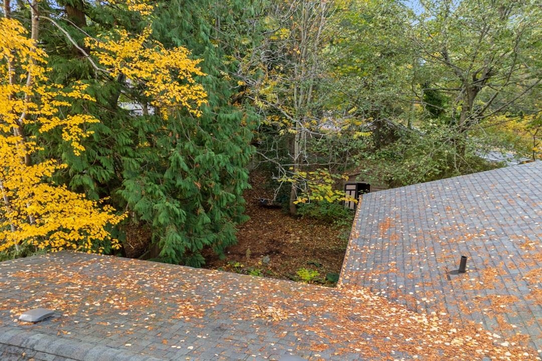 Fitness Center Photo Near 13317 15b Avenue, Surrey, BC