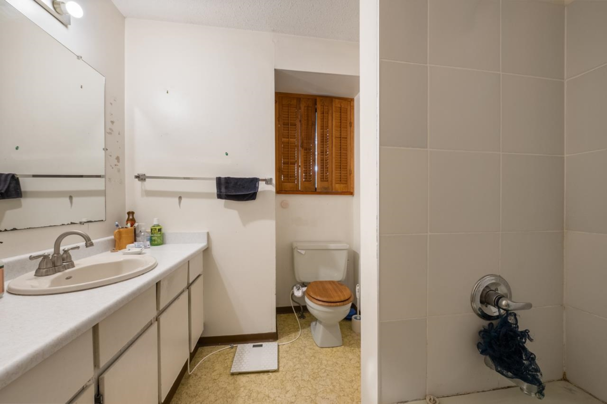 Staircase Photo of 13317 15b Avenue, Surrey, BC