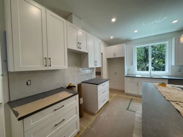 Kitchen Island Photo of 396 Eagle Street, Harrison Hot Springs, BC