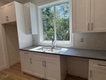 Kitchen Photo of 396 Eagle Street, Harrison Hot Springs, BC