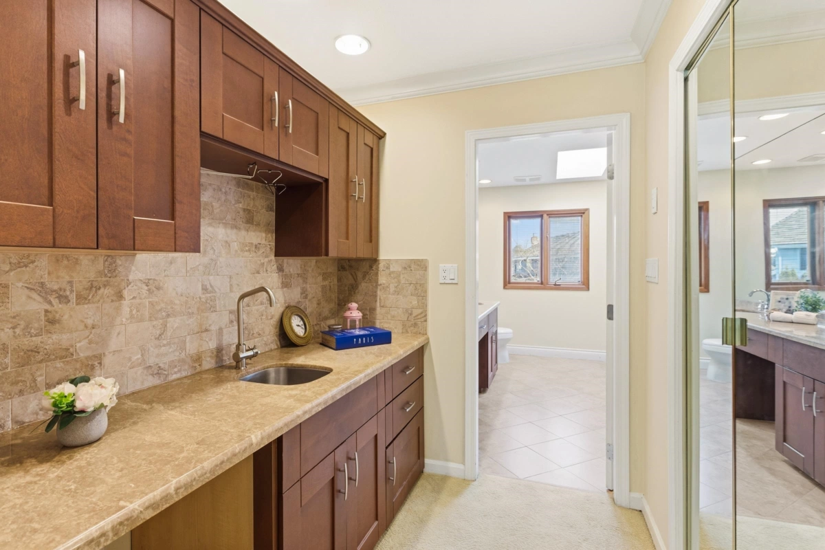 Basement Recreation Room Photo of 8480 Sunnywood Drive, Richmond, BC