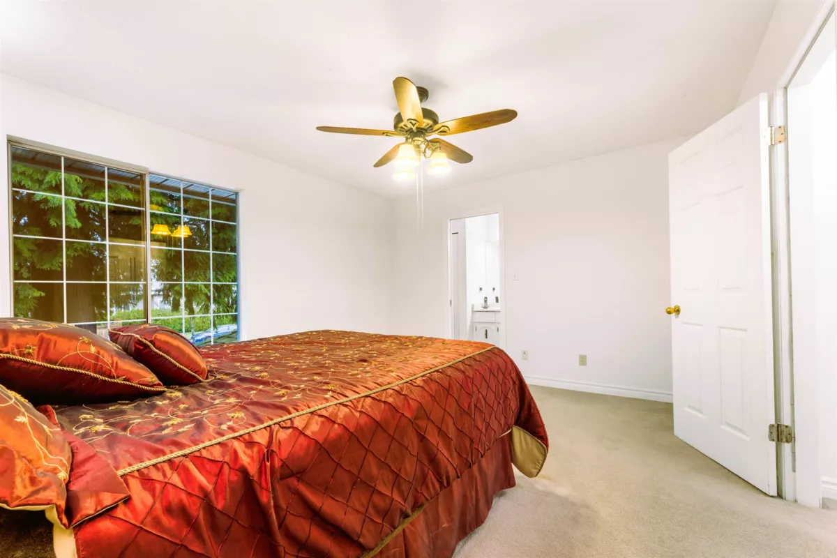 Guest Bathroom Photo of 11077 154 Street, Surrey, BC