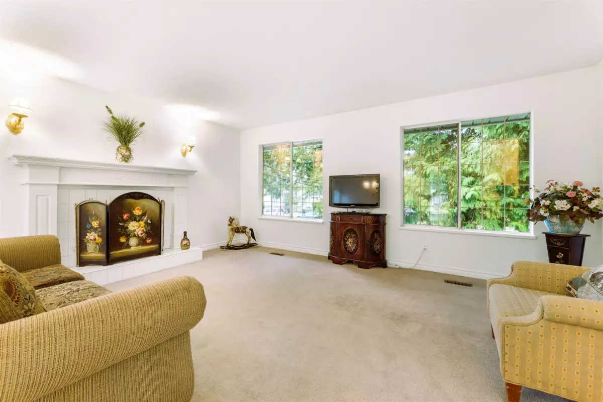 Kitchen Photo of 11077 154 Street, Surrey, BC
