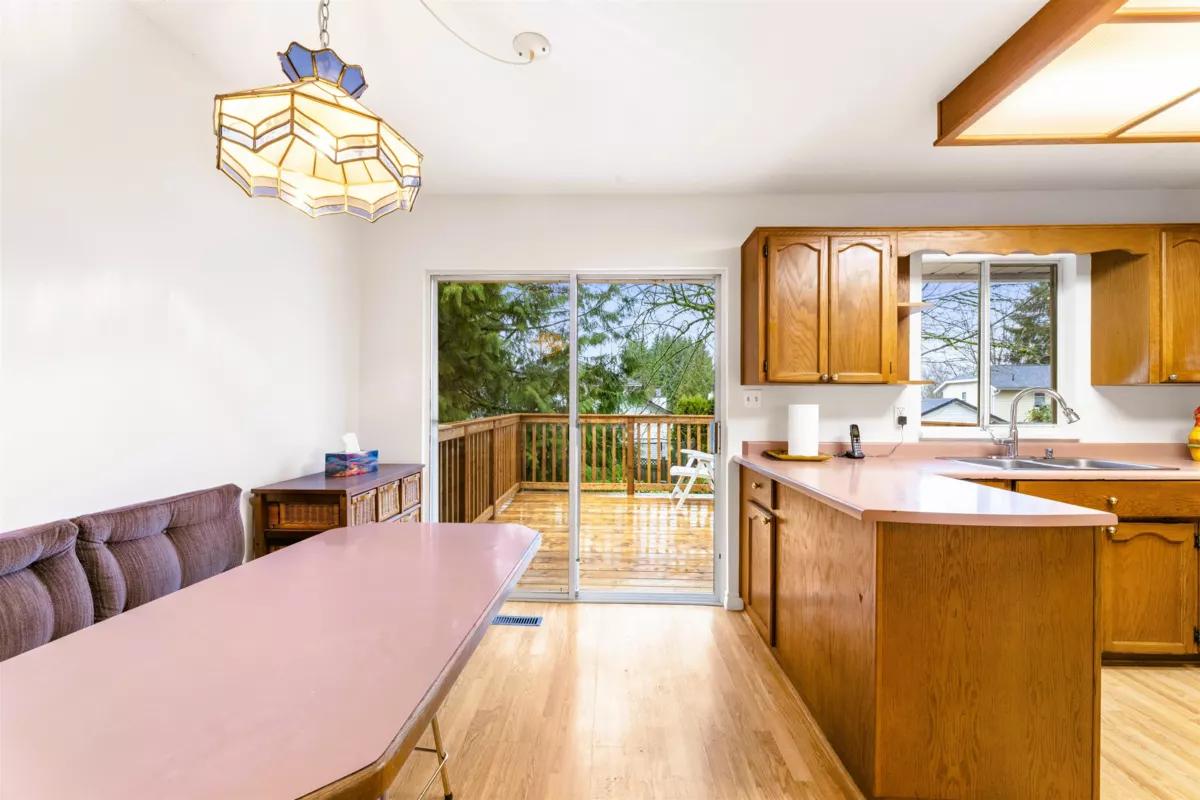 Primary Bathroom Photo of 11077 154 Street, Surrey, BC