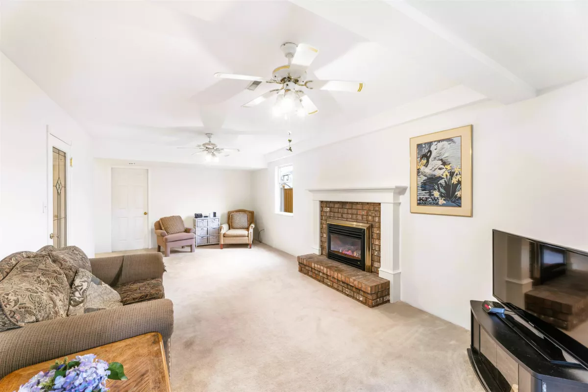 Staircase Photo of 11077 154 Street, Surrey, BC