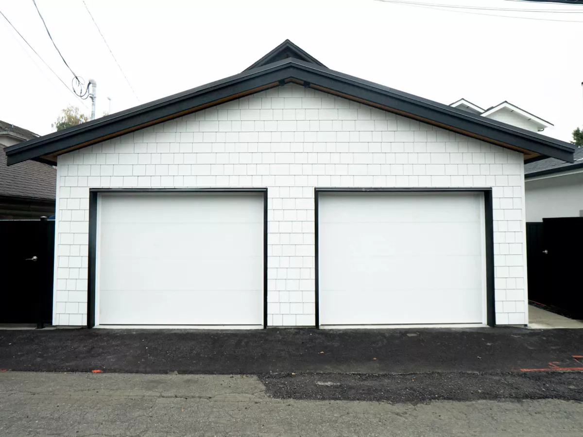 Backyard Photo of 2 2785 W 21 Avenue, Vancouver, BC