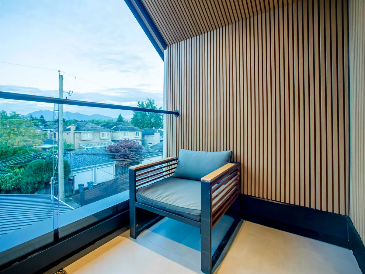 Hallway Photo of 2 2785 W 21 Avenue, Vancouver, BC