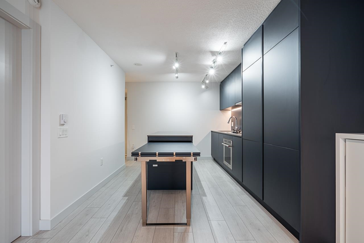 Kitchen Photo of 1106 988 Quayside Drive, New Westminster, BC