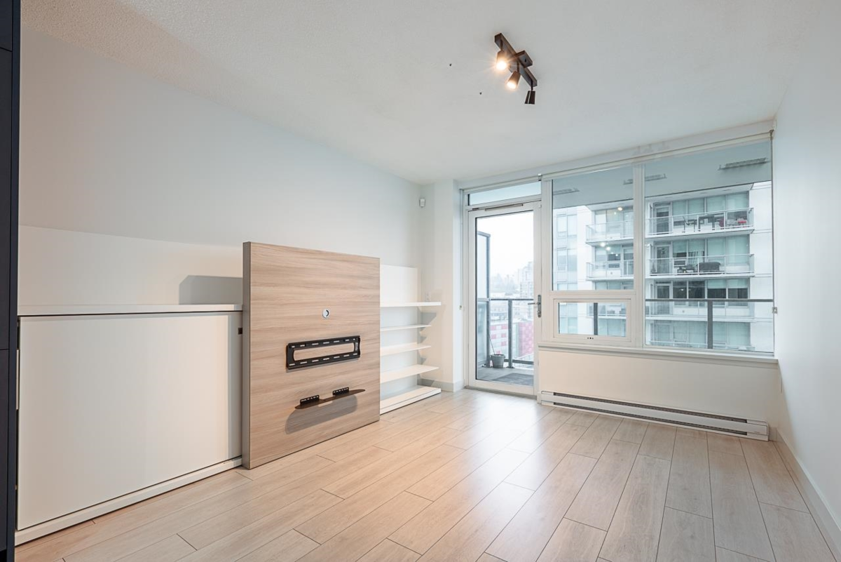 Walk-In Closet Photo of 1106 988 Quayside Drive, New Westminster, BC