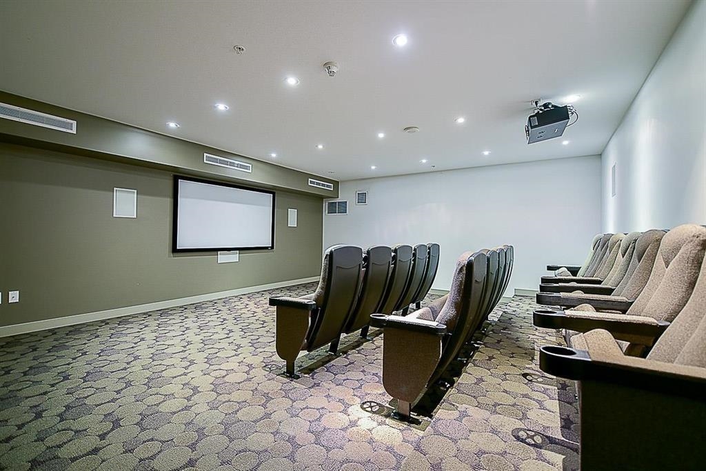 Kitchen Island Photo of 2410 9981 Whalley Boulevard, Surrey, BC