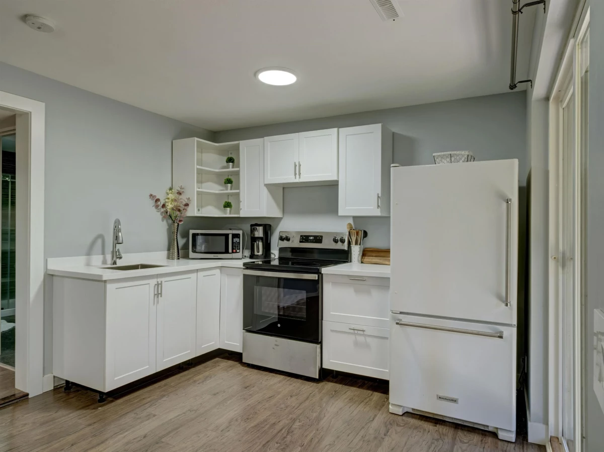 Garden / Landscaping Photo of 7629 Redrooffs Road, Halfmoon Bay, BC