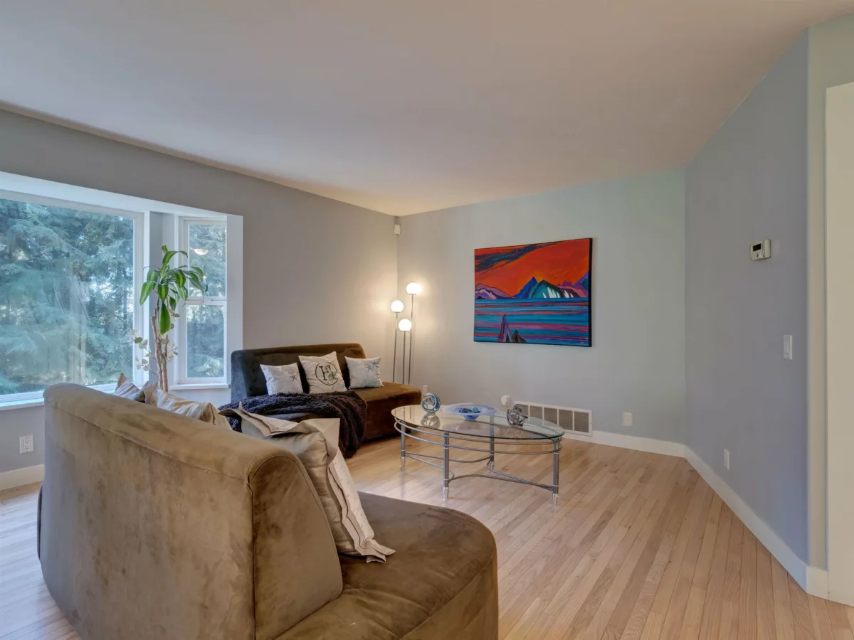 Kitchen Island Photo of 7629 Redrooffs Road, Halfmoon Bay, BC