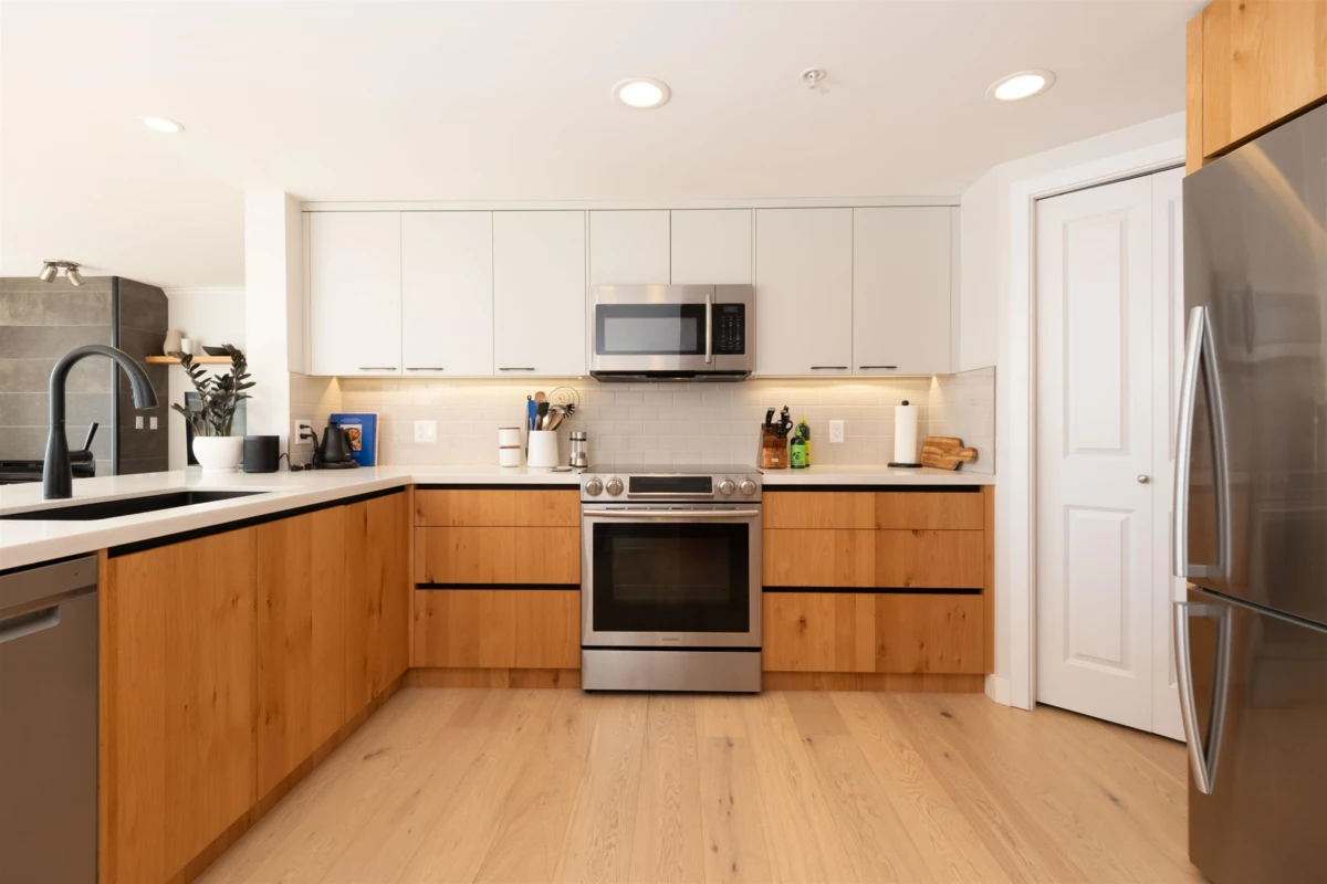 Guest Bathroom Photo of 1104 235 Guildford Way, Port Moody, BC
