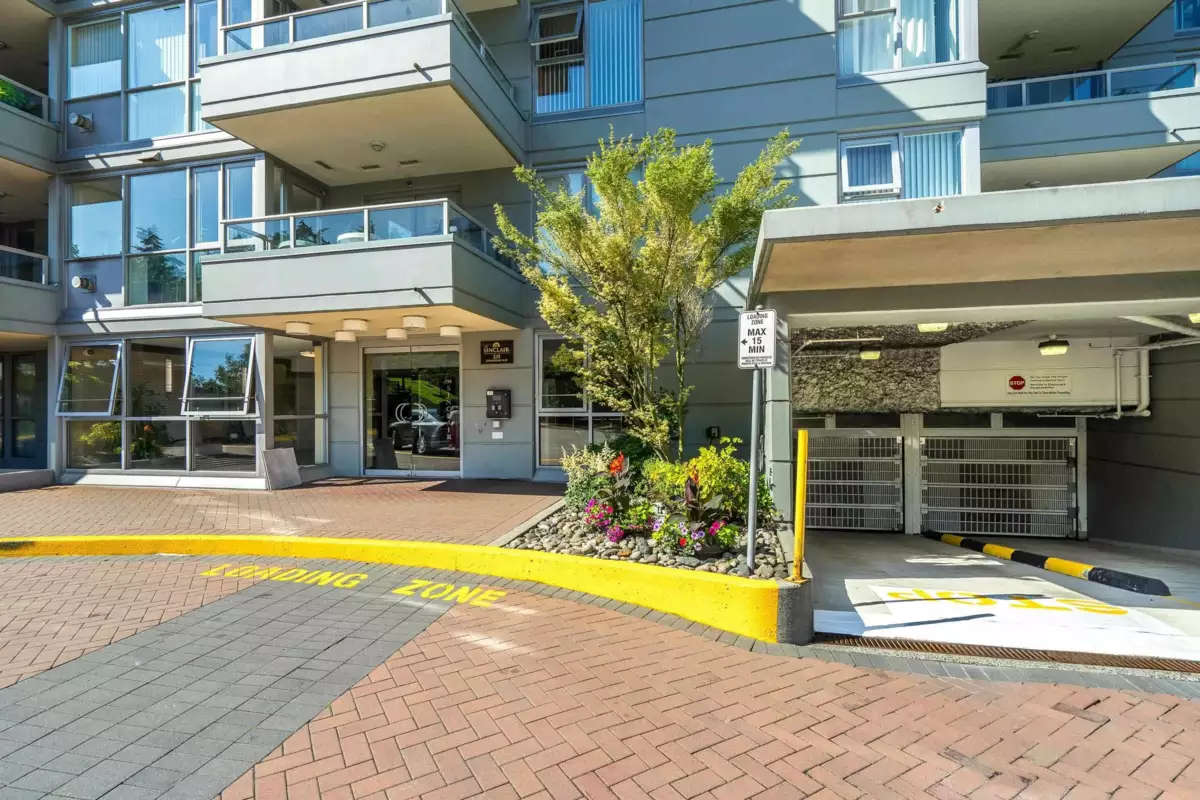 Hallway Photo of 1104 235 Guildford Way, Port Moody, BC