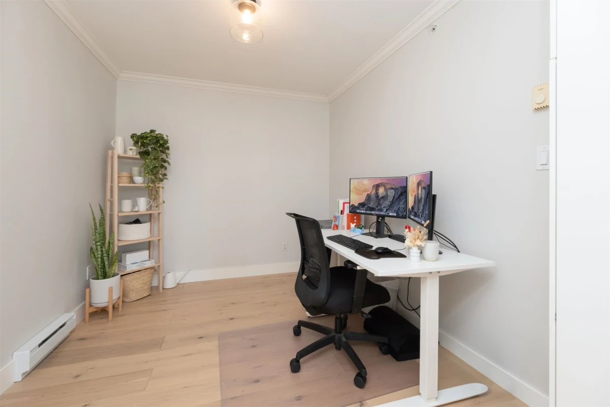 Laundry Room Photo of 1104 235 Guildford Way, Port Moody, BC