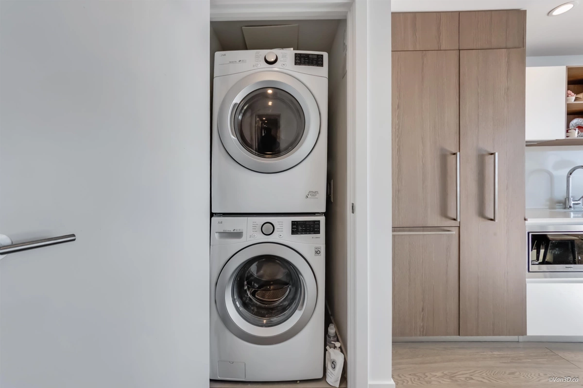 Guest Bathroom Photo of 4709 6000 Mckay Avenue, Burnaby, BC