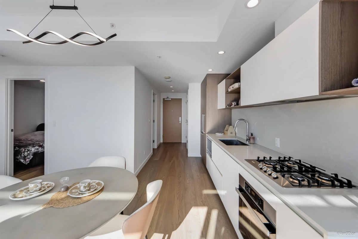 Kitchen Island Photo of 4709 6000 Mckay Avenue, Burnaby, BC