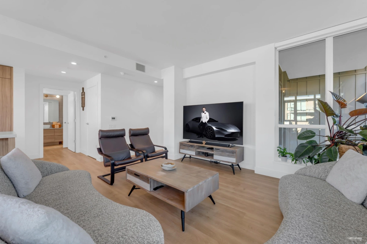 Family Room Photo of 1101 2325 Emery Court, North Vancouver, BC