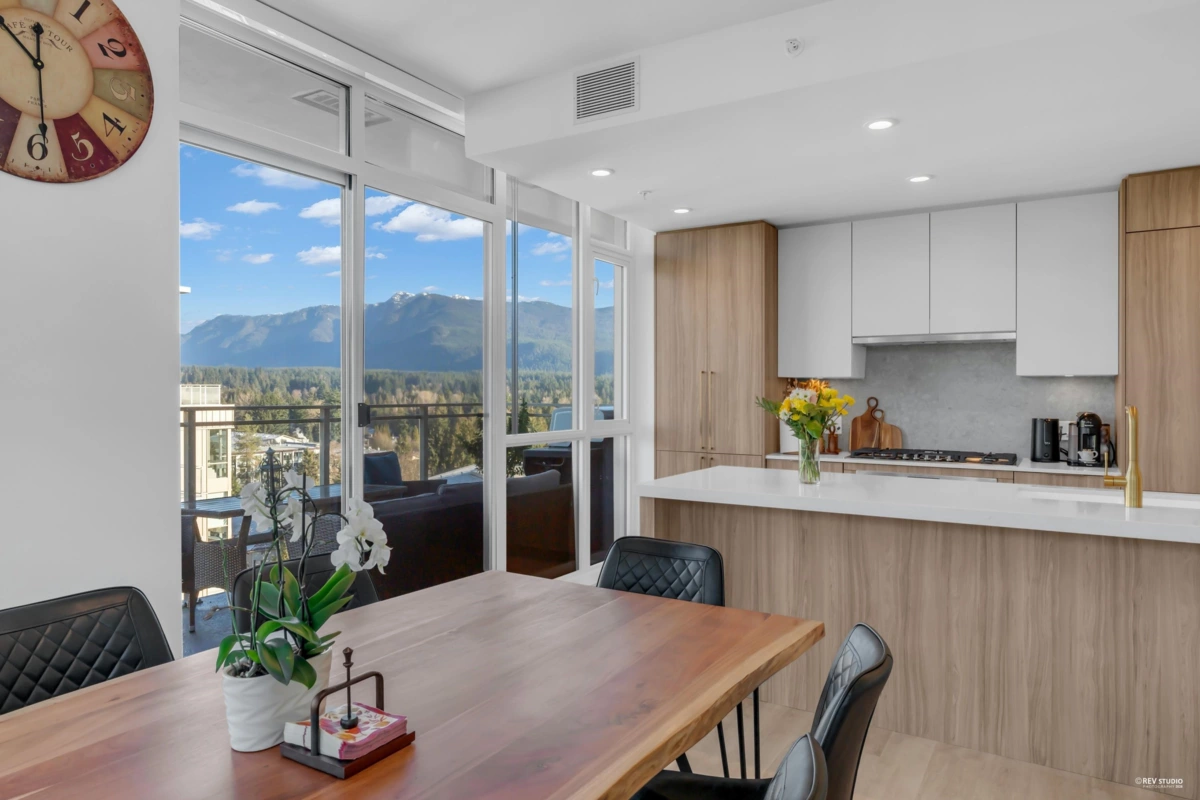 Living Room Photo of 1101 2325 Emery Court, North Vancouver, BC