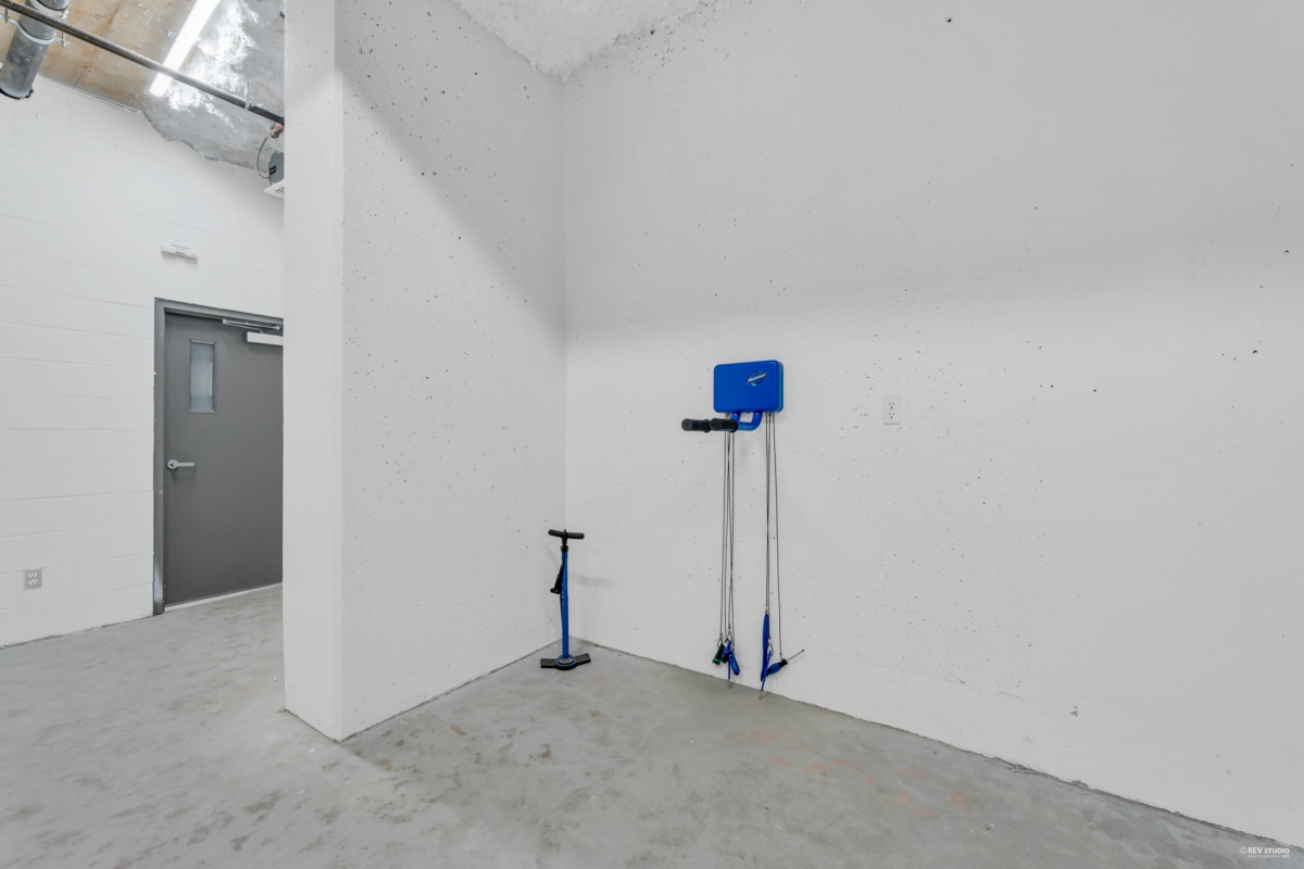 Outdoor Deck Photo of 1101 2325 Emery Court, North Vancouver, BC