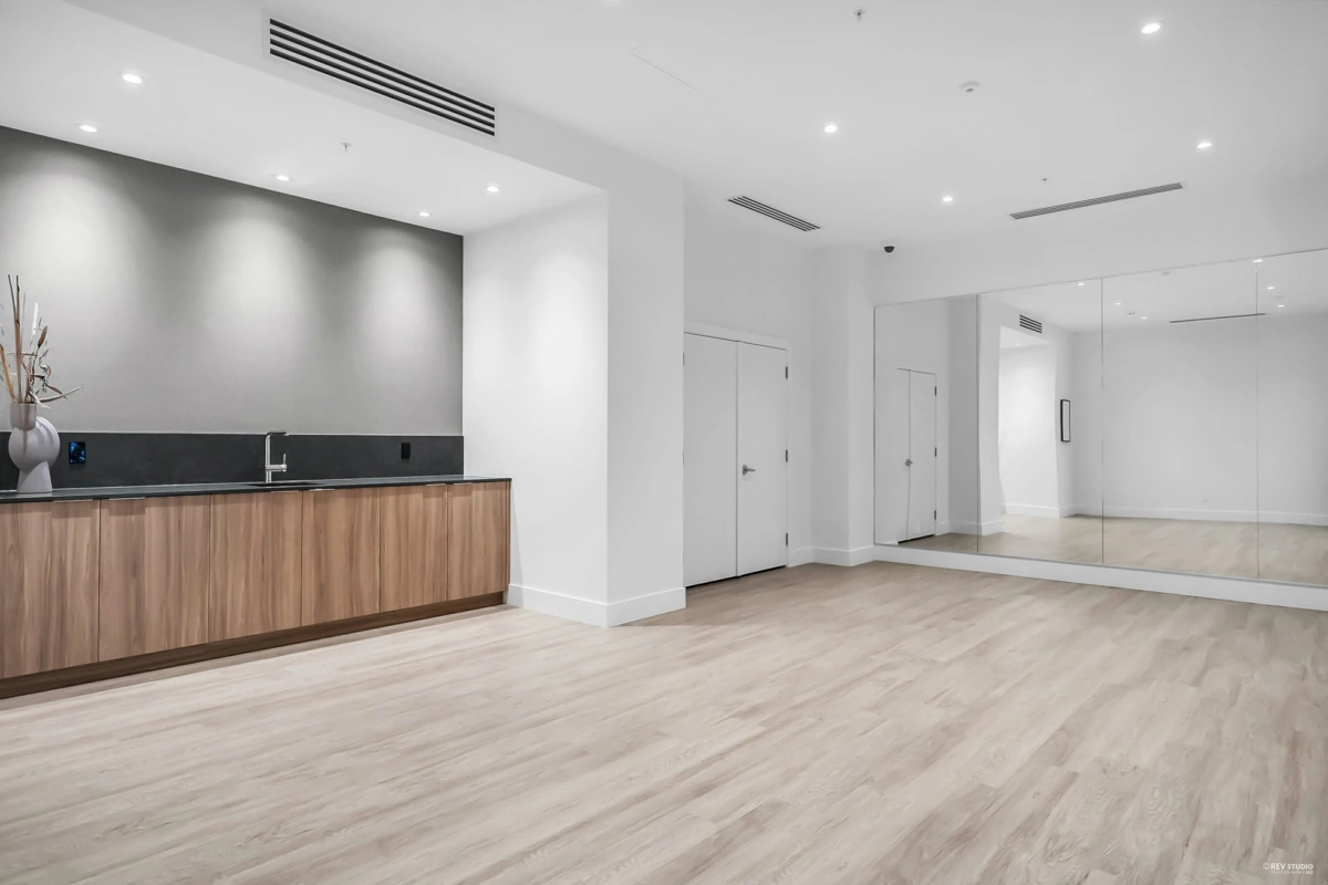 Swimming Pool Photo of 1101 2325 Emery Court, North Vancouver, BC