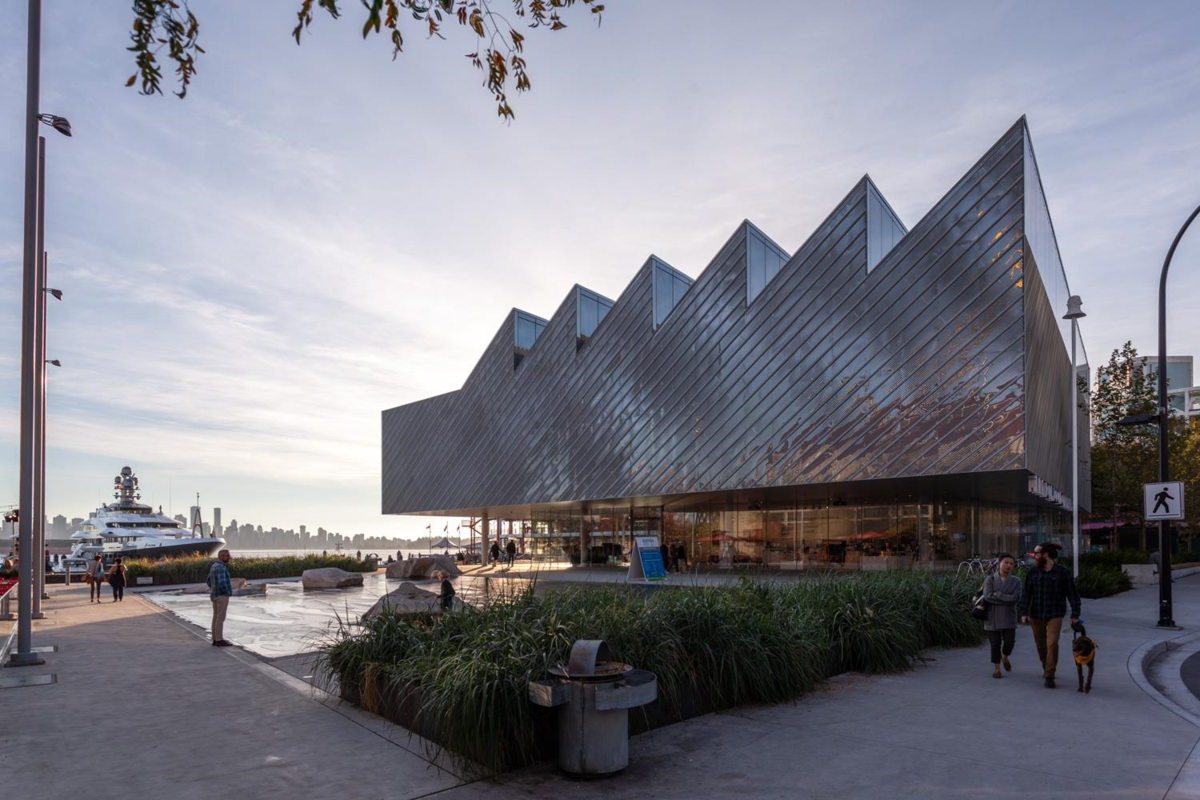 Garden / Landscaping Photo of 208 707 E 3rd Street, North Vancouver, BC