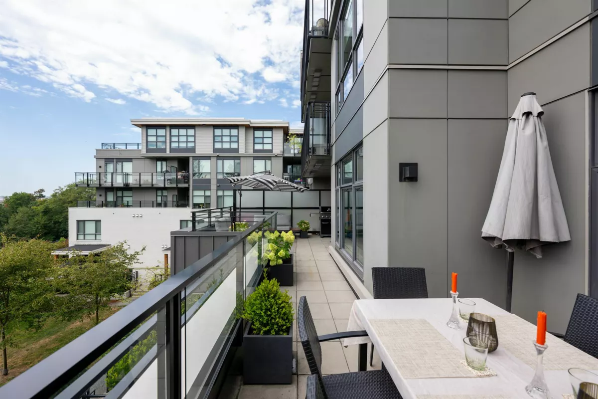 Office / Den Photo of 208 707 E 3rd Street, North Vancouver, BC