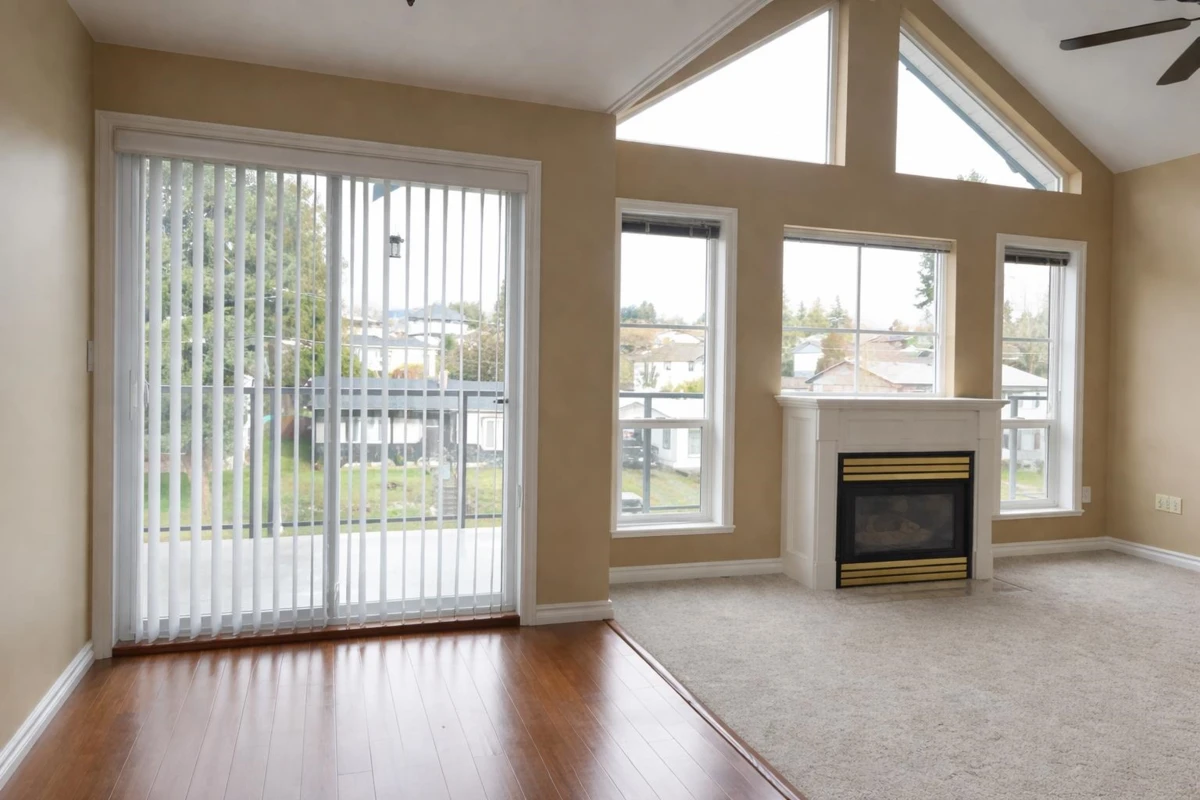 Living Room Photo of 314 33150 4th Avenue, Mission, BC
