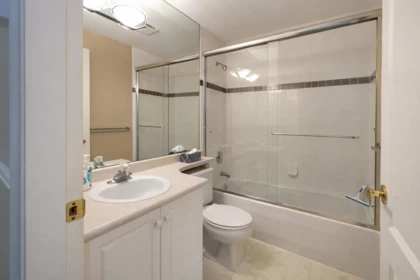 Guest Bathroom Photo of 314 33150 4th Avenue, Mission, BC