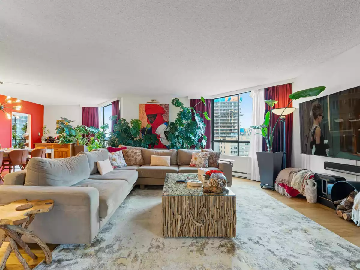 Dining Area Photo of 1601 738 Broughton Street, Vancouver, BC