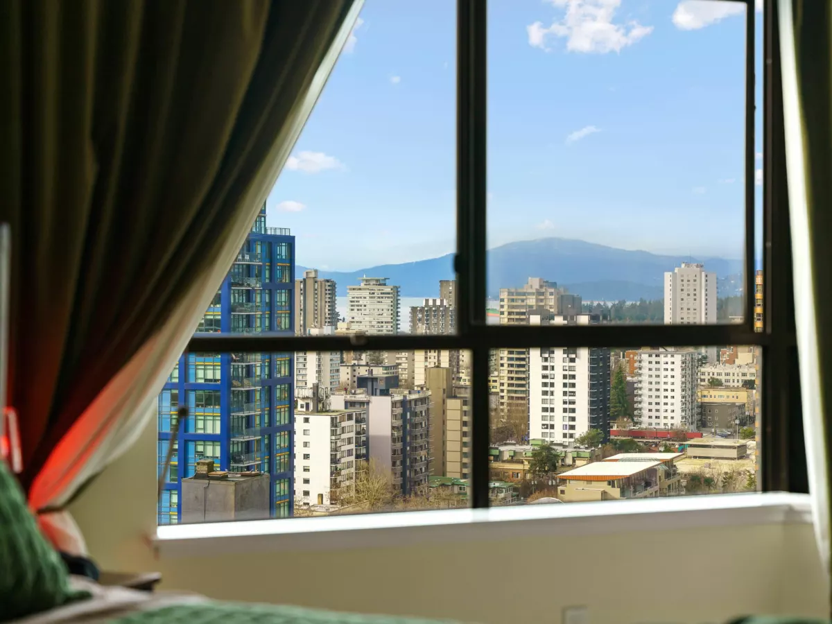Family Room Photo of 1601 738 Broughton Street, Vancouver, BC