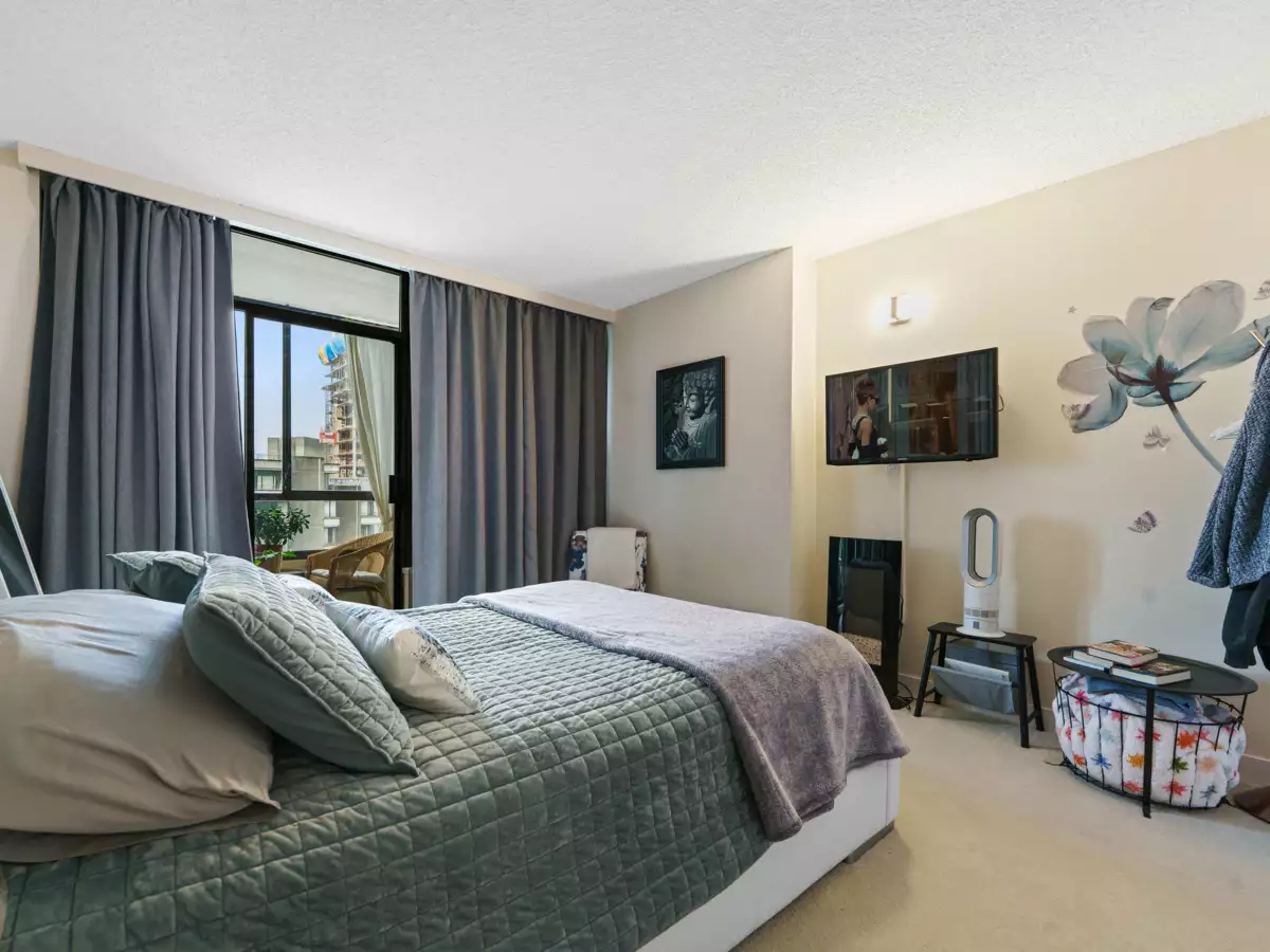 Garage Interior Photo of 1601 738 Broughton Street, Vancouver, BC