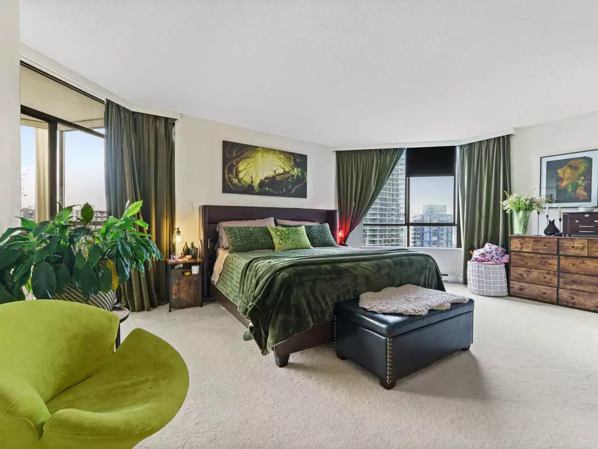 Hallway Photo of 1601 738 Broughton Street, Vancouver, BC