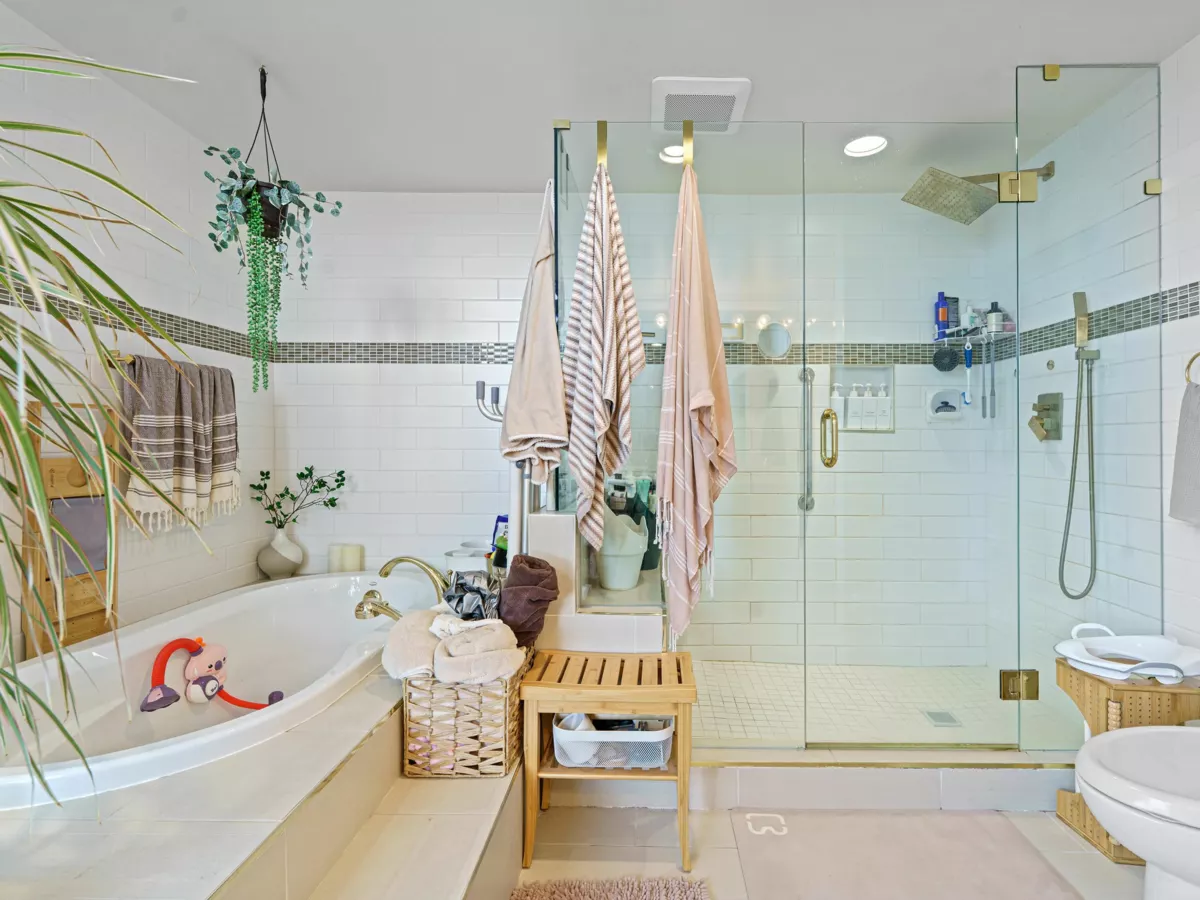 Outdoor Deck Photo of 1601 738 Broughton Street, Vancouver, BC