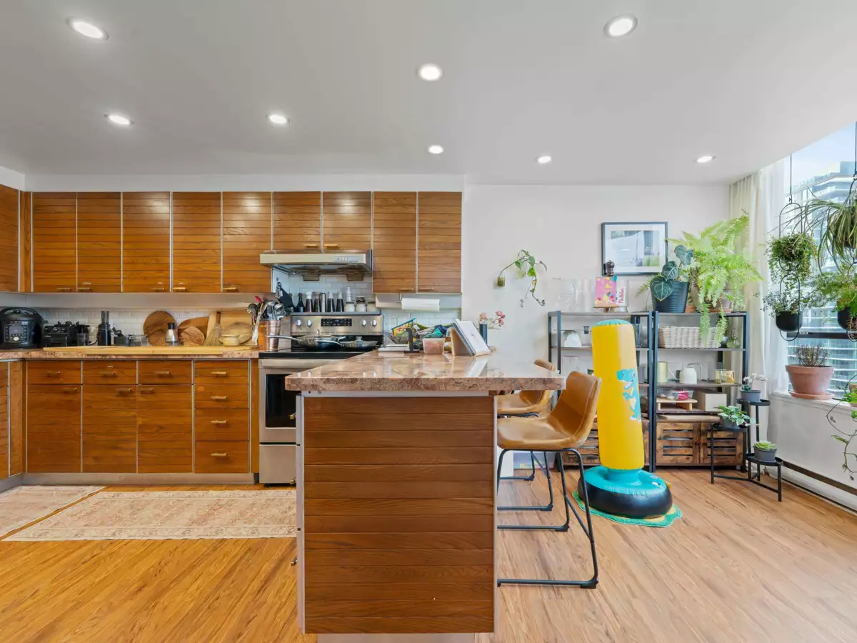Powder Room Photo of 1601 738 Broughton Street, Vancouver, BC