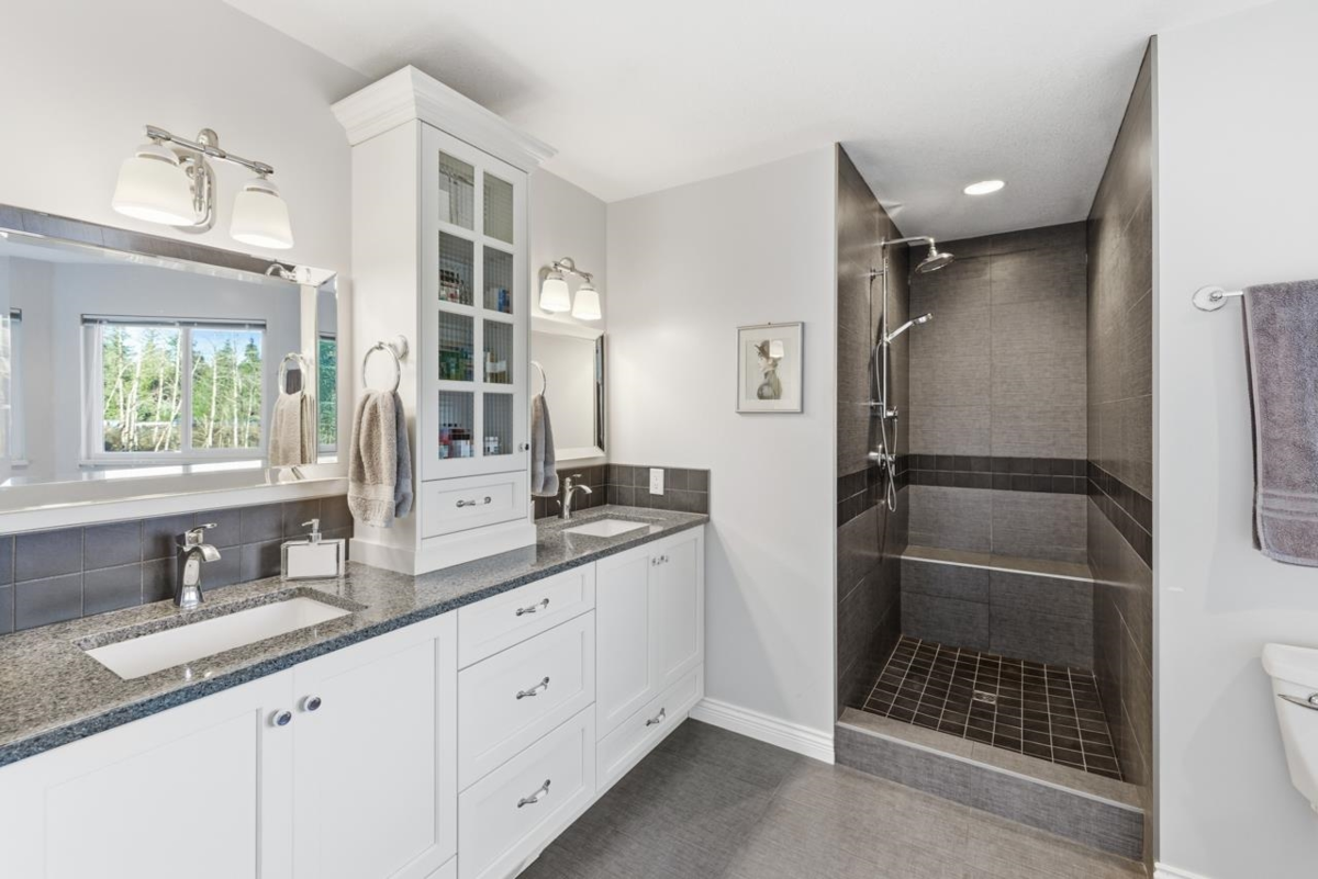 Entry Foyer Photo of 2242 200 Street, Langley, BC