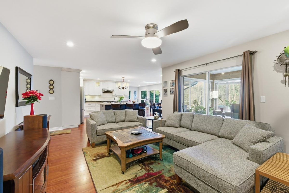 Guest Bathroom Photo of 2242 200 Street, Langley, BC