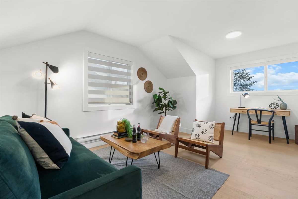 Powder Room Photo of 4816 42a Avenue, Ladner, BC