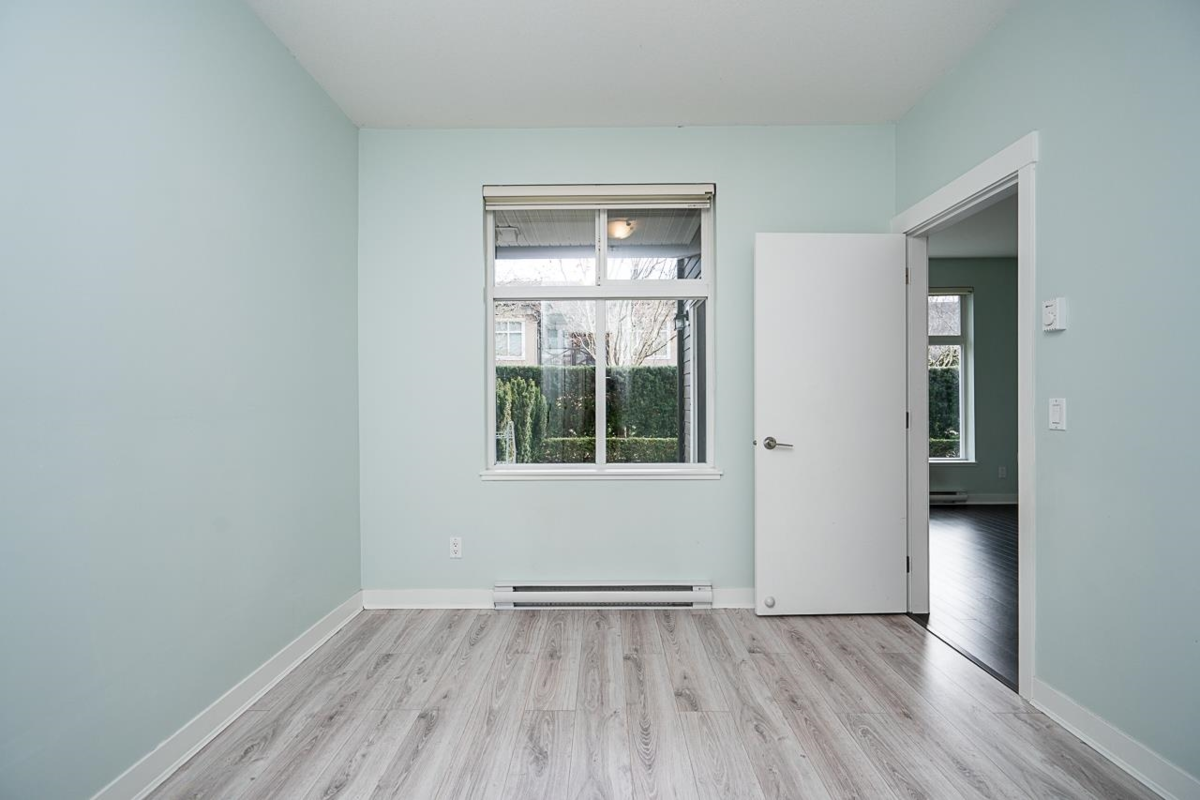 Office / Den Photo of 227 18818 68 Avenue, Surrey, BC