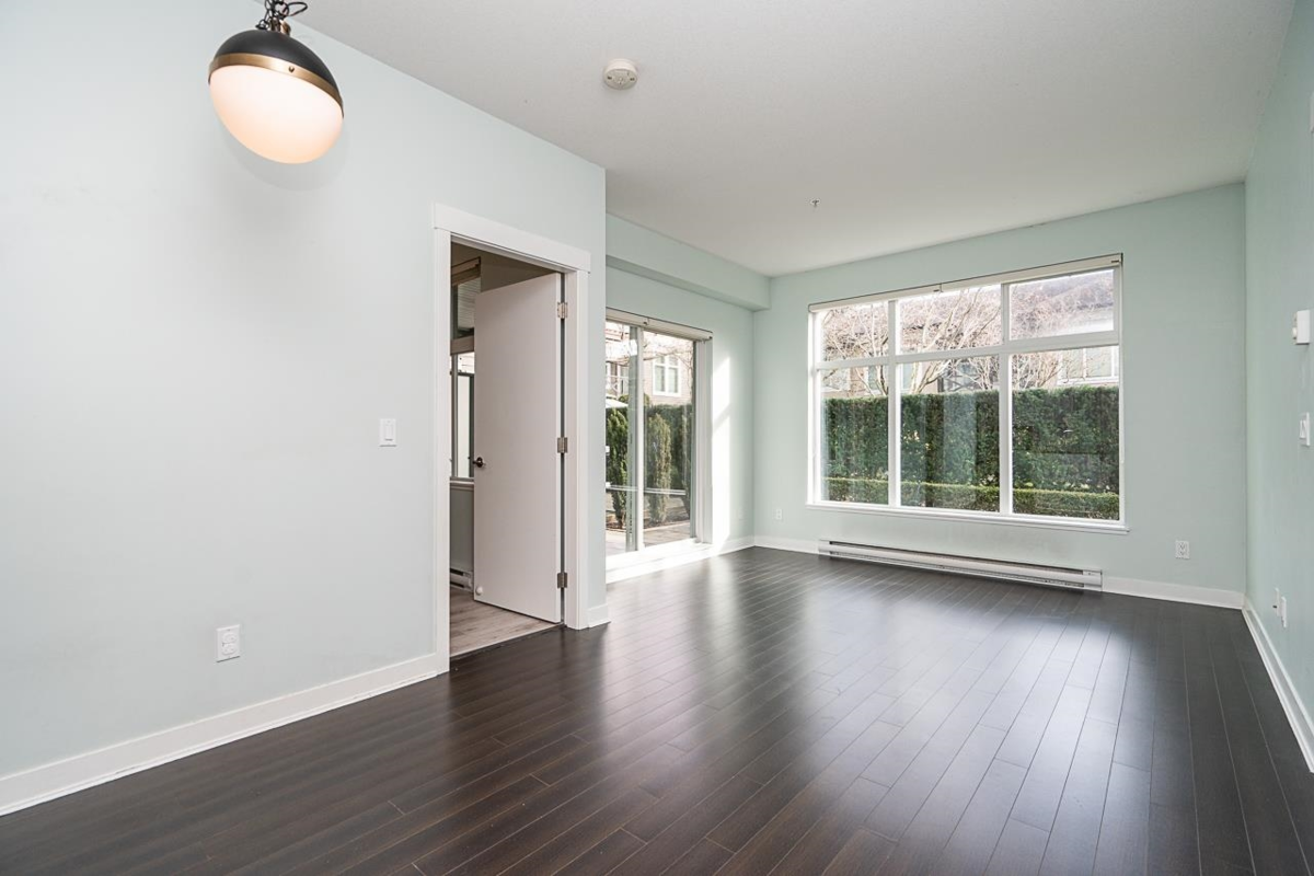 Primary Bathroom Photo of 227 18818 68 Avenue, Surrey, BC