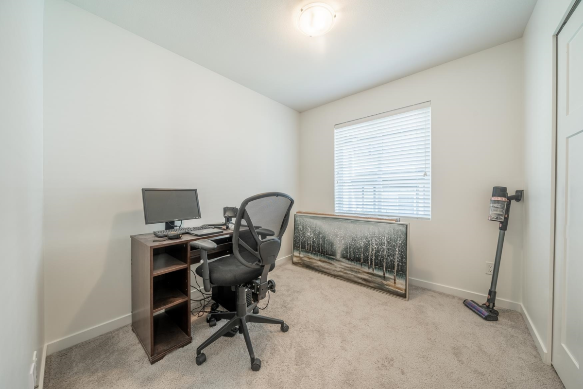 Bedroom 3 Photo of 37 11272 240 Street, Maple Ridge, BC