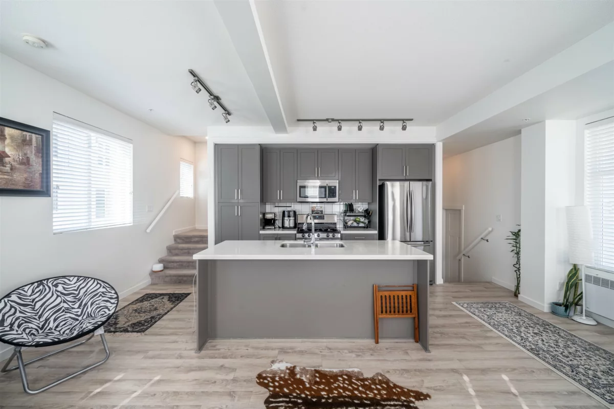Dining Area Photo of 37 11272 240 Street, Maple Ridge, BC